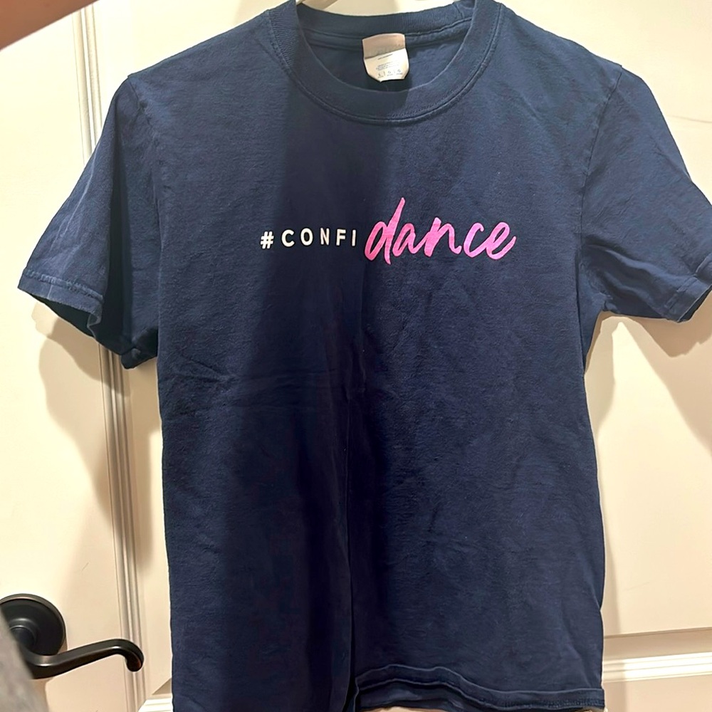 #confi dance t-shirt. Large(girls)